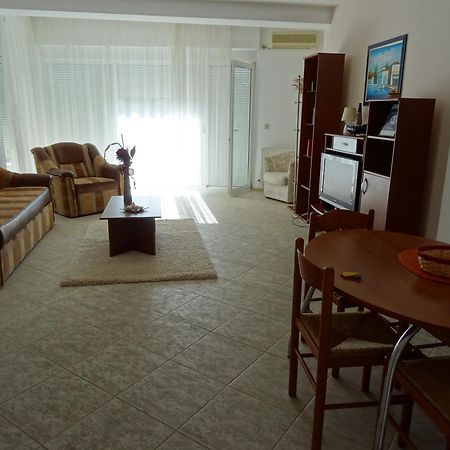 Club Topaz Apartments Нептун Екстер'єр фото